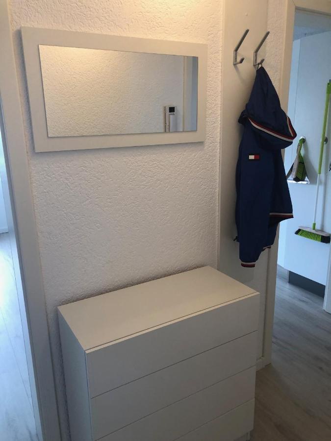 Moderne Helle 2,5 Zimmer Wohnung Mit Grossem Bad Und Kueche In ทรอสซิงเงิน ภายนอก รูปภาพ