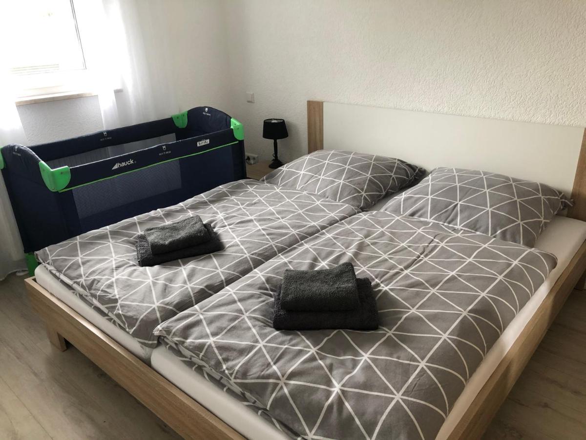 Moderne Helle 2,5 Zimmer Wohnung Mit Grossem Bad Und Kueche In ทรอสซิงเงิน ภายนอก รูปภาพ