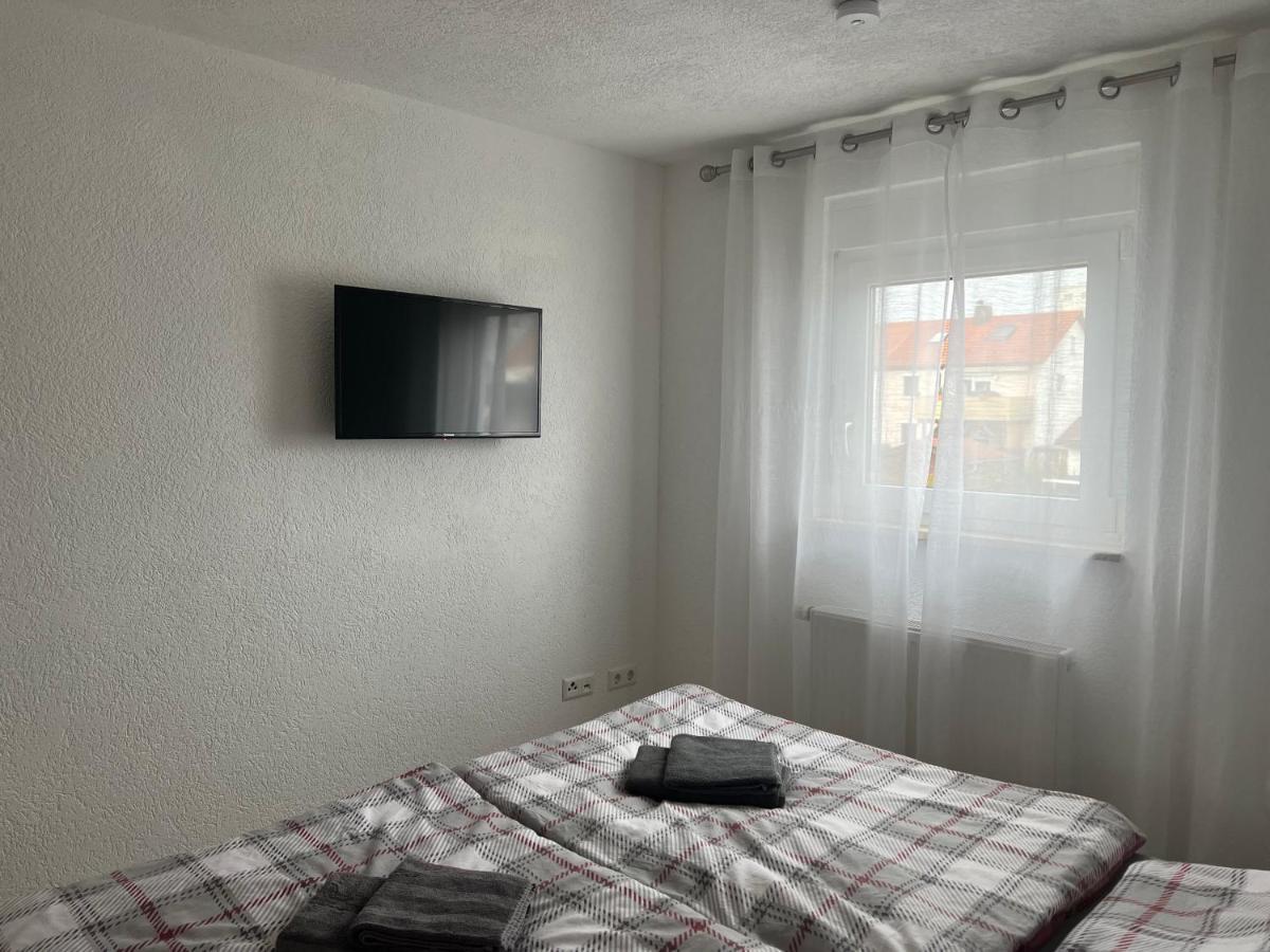 Moderne Helle 2,5 Zimmer Wohnung Mit Grossem Bad Und Kueche In ทรอสซิงเงิน ภายนอก รูปภาพ