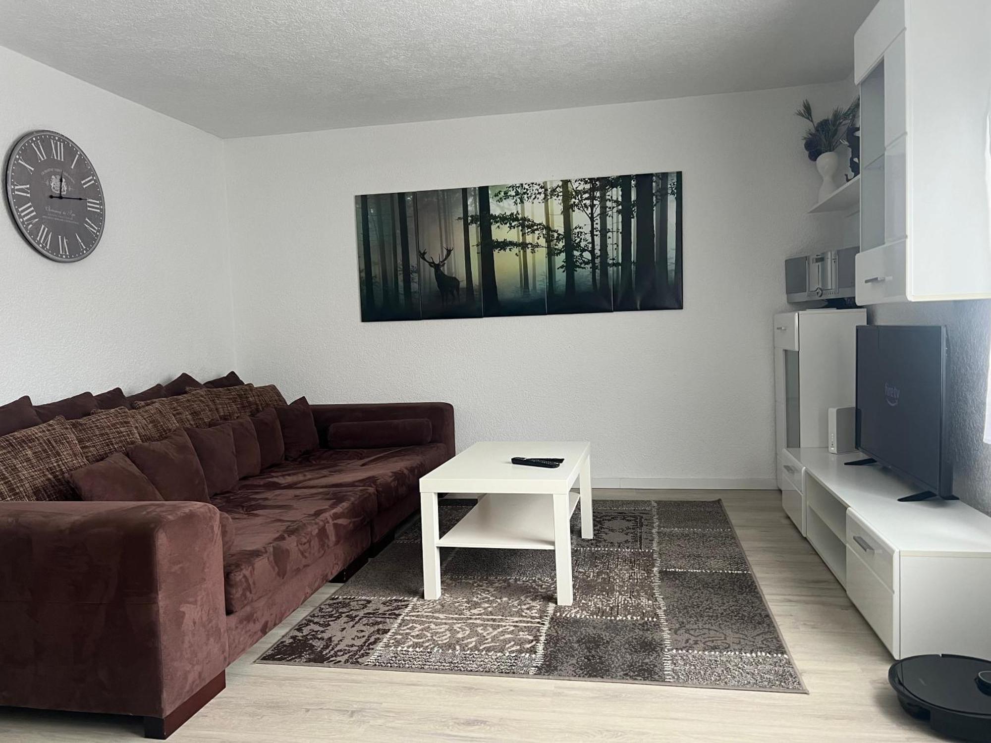 Moderne Helle 2,5 Zimmer Wohnung Mit Grossem Bad Und Kueche In ทรอสซิงเงิน ภายนอก รูปภาพ