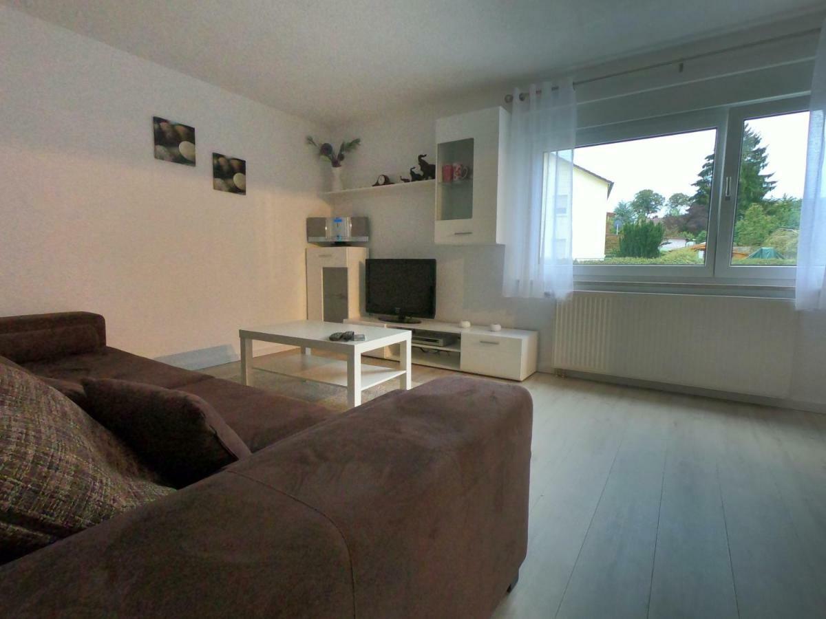 Moderne Helle 2,5 Zimmer Wohnung Mit Grossem Bad Und Kueche In ทรอสซิงเงิน ภายนอก รูปภาพ