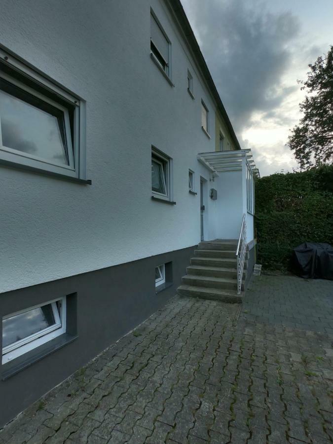 Moderne Helle 2,5 Zimmer Wohnung Mit Grossem Bad Und Kueche In ทรอสซิงเงิน ภายนอก รูปภาพ