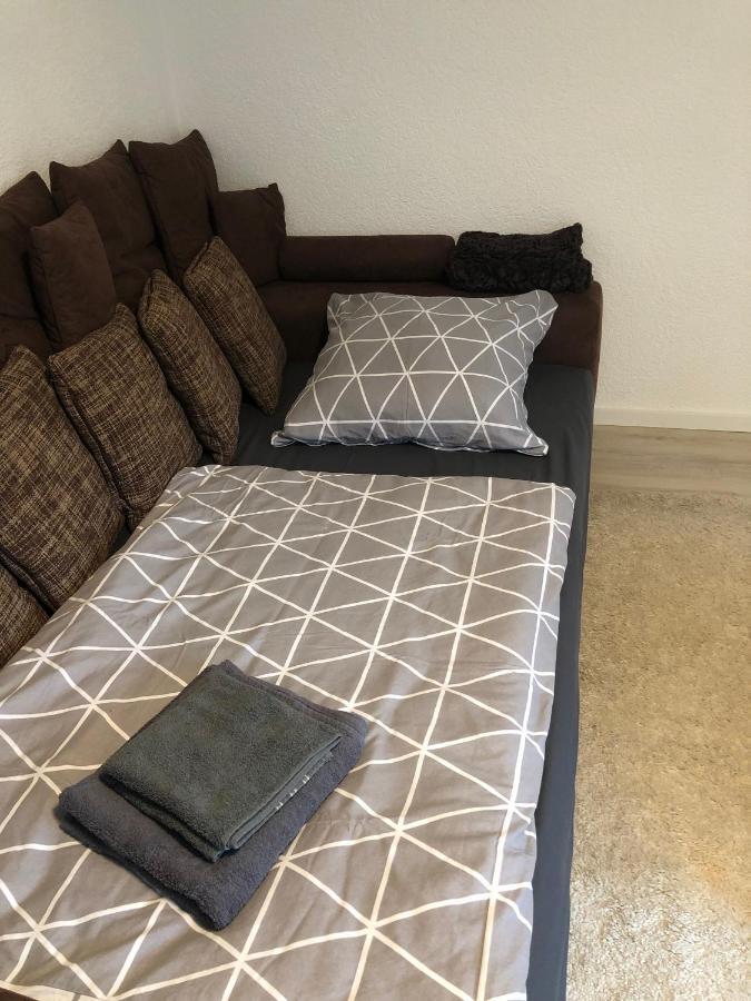 Moderne Helle 2,5 Zimmer Wohnung Mit Grossem Bad Und Kueche In ทรอสซิงเงิน ภายนอก รูปภาพ